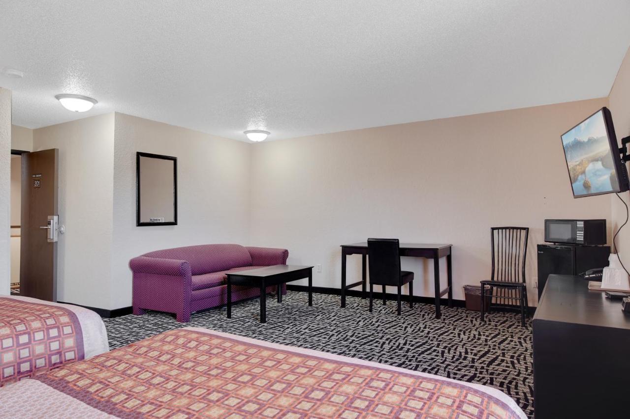 Americas Quality Inn & Suites - Finlayson Екстер'єр фото