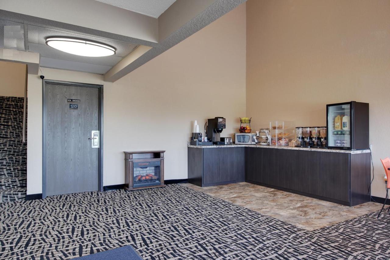 Americas Quality Inn & Suites - Finlayson Екстер'єр фото