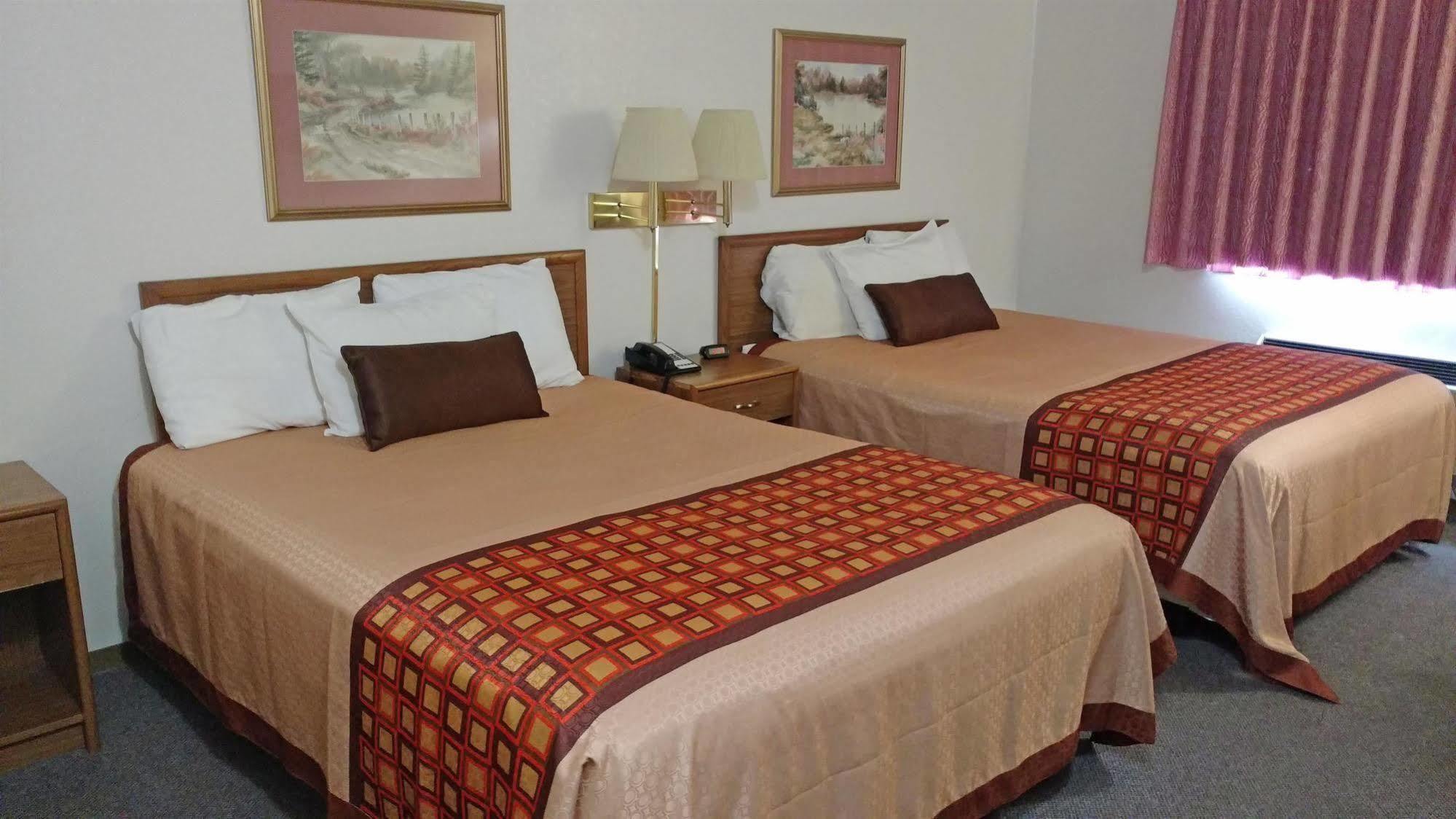 Americas Quality Inn & Suites - Finlayson Екстер'єр фото